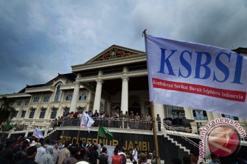 KSBSI Jambi peringati "mayday" dengan bakti sosial