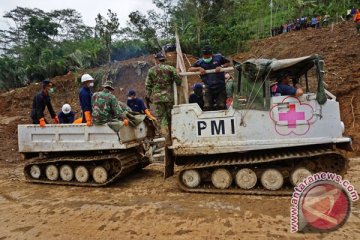 Jasa Marga bantu korban longsor Banjarnegara