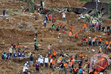 Dua rumah di Banjarnegara tertimpa longsor