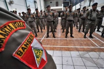 Kemarin, Sidang perdana Luthfi hingga persekusi Banser ditangkap