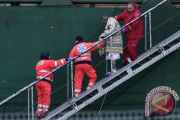 Penjaga pantai Italia: feri terbakar tewaskan 7 orang