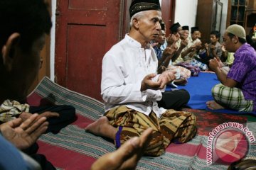 Pesta tahun baru di Malang diganti tahlilan