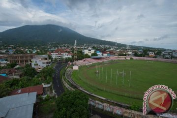 Wisata kala usia senja dan bergowes di Ternate