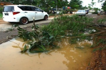 Blokir Jalan Industri/Joko Sulistyo