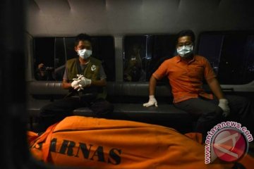 Evakuasi korban AirAsia QZ8501 dari kapal Malaysia terhambat