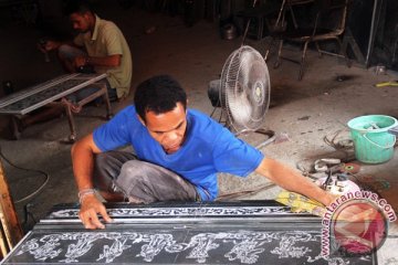 KERAJINAN HIASAN NISAN CINA