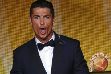 Ronaldo berambut emas jelang malam penghargaan Ballon d'Or 2016