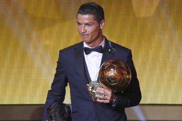 Putra Ronaldo ternyata penggemar Messi
