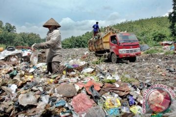 Pemulung aktor utama rantai daur ulang sampah