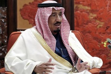 Raja Saudi pecahkan suksesi dengan mengangkat keponakan