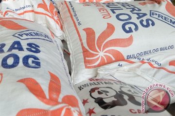 Bulog diminta tetap berperan stabilkan harga beras