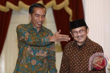 Presiden Jokowi makan siang bersama Habibie