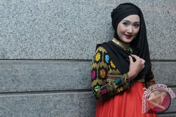 Dian Pelangi perkenalkan hijab fashion kepada dunia