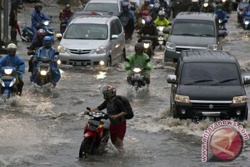 Banjir dan macet kepung Jakarta pagi ini