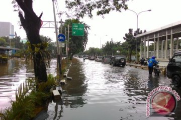 Kodim Bekasi sediakan logistik korban banjir IKIP