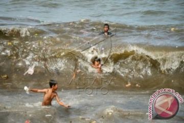 KUMPULKAN SAMPAH PLASTIK