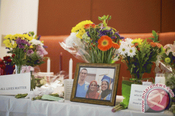 Para korban tragedi Chapel Hill dimakamkan