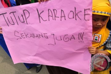 Karaoke keluarga se-Surabaya ingin tetap buka saat Ramadhan