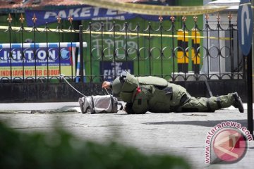 Satpam Hotel Inna Garuda temukan tas diduga berisi bom