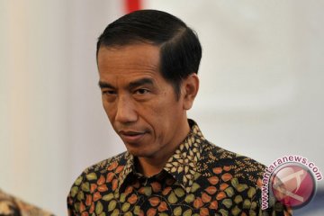 Presiden Jokowi dan batik tulis Samin