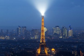 Paris akan singkirkan "gembok cinta" dari jembatan
