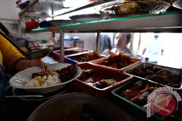 Restoran harus tutup siang hari selama Ramadhan