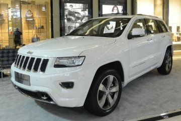 Jeep Grand Cherokee terbaru bermesin 3.0L V6 Pentastar