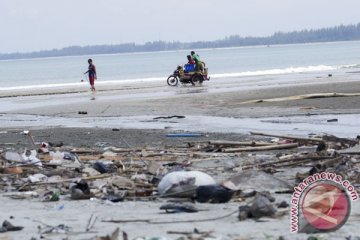 Sampah di Pantai