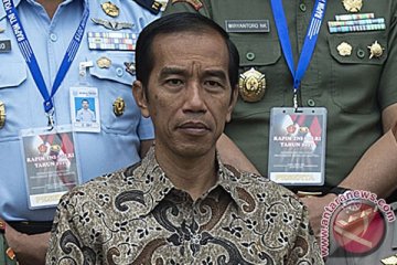 Ribuan warga Ponorogo sambut kedatangan Presiden Jokowi