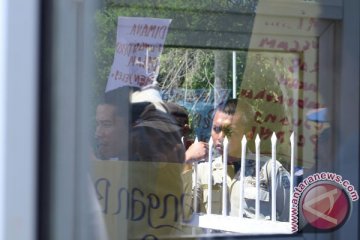 Jaga Gerbang Kantor Gubernur