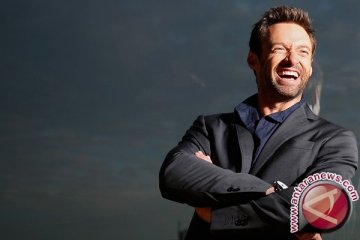 Hugh Jackman sajikan kopi untuk penggemarnya di Chicago