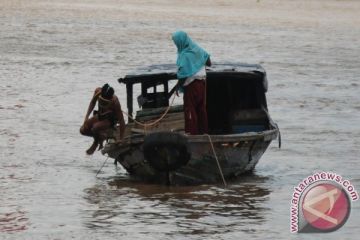 Penyelam tradisional mencari "harta karun"