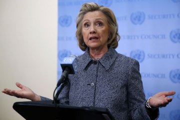 Survei: jika dua Clinton bersaing, Hillary menang