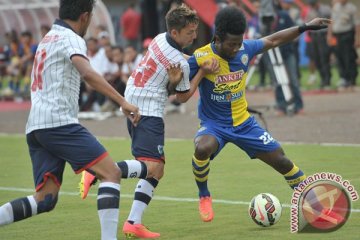 Arema bungkam Persiram 2-0