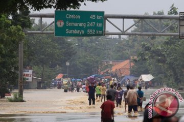 Banjir Indramayu ganggu operasional angkutan
