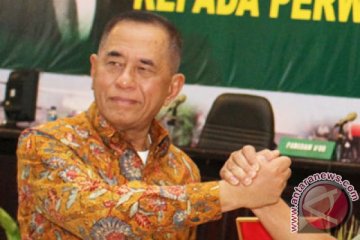 Menhan: TNI tingkatkan komunikasi di Tolikara