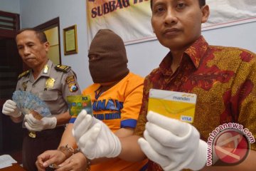 Polisi di Madiun tembak kaki pembobol mesin ATM