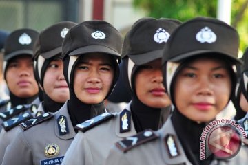 100 Polwan Polda Kalbar berhijab