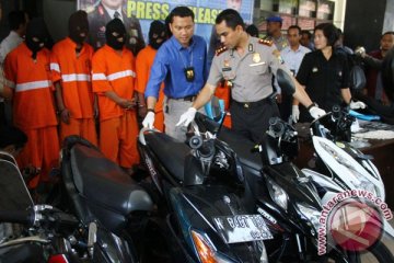 Polrestabes Surabaya bekuk komplotan pencuri motor