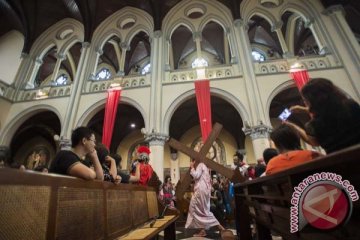 Dekorasi Paskah di  Katedral berkonsep ramah lingkungan