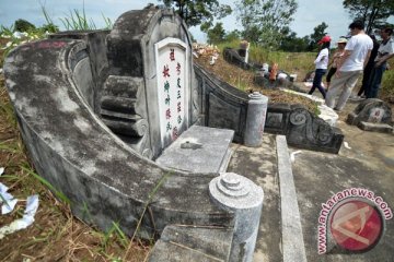 Warga Tionghoa di Rohil padati kuburan