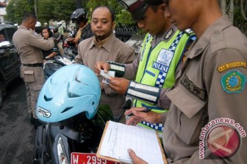 Polres Sidoarjo sita plat bertulis huruf Arab