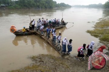 Bengawan Solo di hilir Jawa Timur siaga banjir