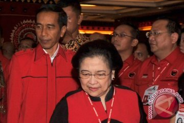 Megawati imbau Presiden berpegang teguh pada konstitusi
