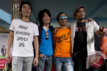Slank tidak dapat izin konser di Lombok