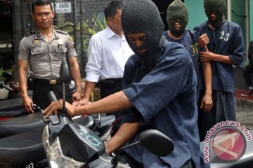 Polres Metro Bekasi ringkus kawanan pencuri rumah kosong