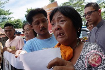 Mary Jane dikunjungi keluarga besar di Wirogunan