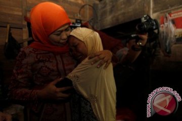 Khofifah terperanjat lihat rumah penduduk hampir ambruk