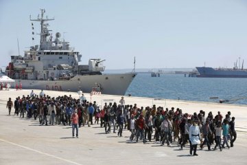 Italia selamatkan 2.600 pendatang dari laut dalam 24 jam