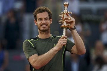 Tekuk Nadal, Andy Murray juarai Madrid Terbuka